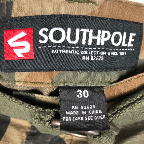 South Pole Camo Cargo Shorts W/Belt - Picture 3 of 5
